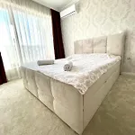 Black Sea Apartment Warna